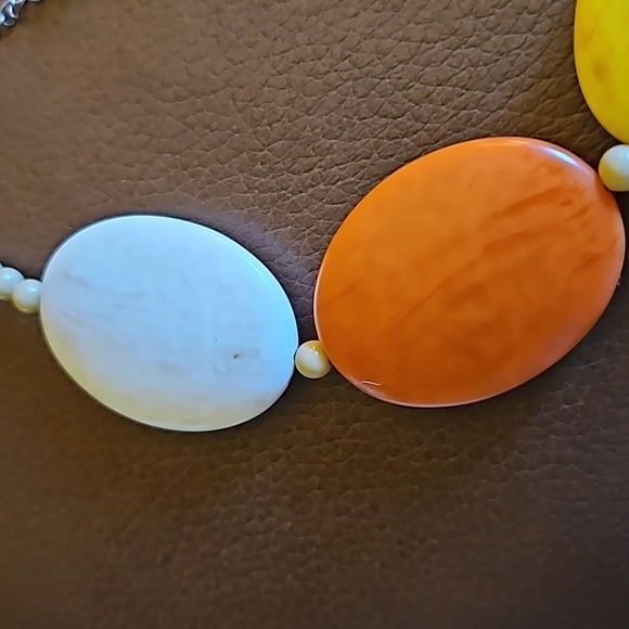 VTG 1980s Colorful Rainbow Oval Acrylic Fiesta Beaded Statement Necklace - Picture 3 of 7